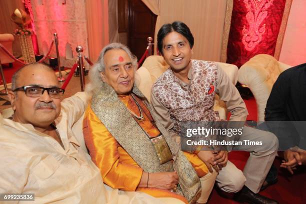 Annul Singer Vishwas Kumar Photos and Premium High Res Pictures - Getty Images