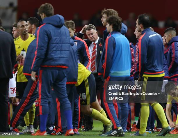 Manchester United's manager Louis van-Gaal scratches his head during the extra time period against Middlesbrough