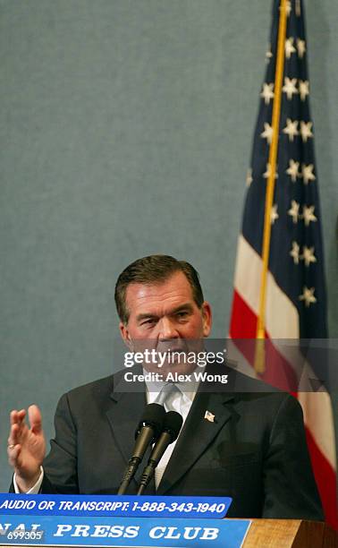 Hd Tom Ridge 523 Fact Hand Stock Photos, High-Res Pictures, and Images - Getty Images