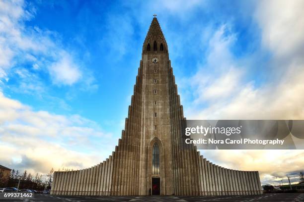 hallgrimskirkja church in iceland - hallgrimskirkja stock pictures, royalty-free photos & images