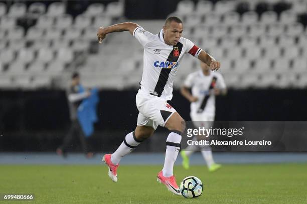 Luis FabianoÂ of Vasco runs with the ball during the match between Botafogo and Vasco as part of Brasileirao Series A 2017 at Engenhao Stadium on...