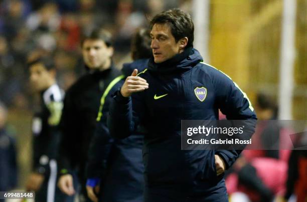 Guillermo Barros Schelotto coach of Boca Juniors gives instructions to his players during a match between Olimpo and Boca Juniors as part of Torneo...