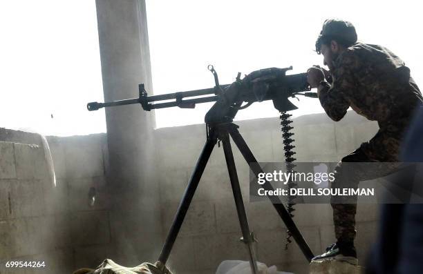 Syrian Machine 6,304 Peoples Protection Units Photos & High Res Pictures - Getty Images