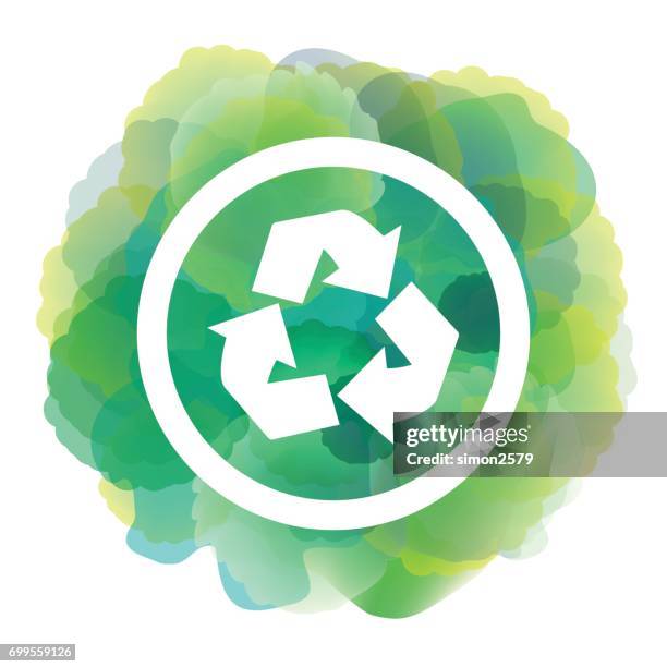 recycling-symbol auf grüne farbe aquarell hintergrund - möbiusschleife stock-grafiken, -clipart, -cartoons und -symbole