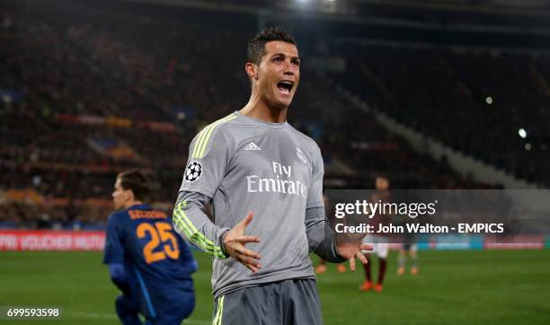 Real Madrid's Cristiano Ronaldo screams in frustration after failing to score with his headed attempt on goal