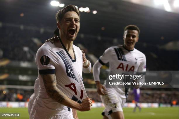 Tottenham Hotspur's Ryan Mason celebrates scoring his side's first goal of the game