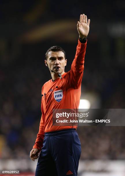 Referee Ovidiu Hategan