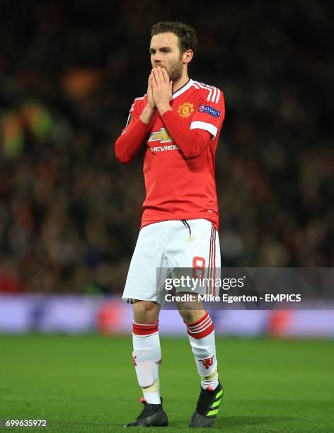 Manchester United's Juan Mata rues a missed chance