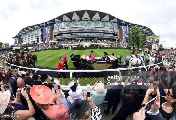 Queen Elizabeth II attends Royal Ascot Ladies Day 2017 at Ascot Racecourse on June 22, 2017 in Ascot, England.