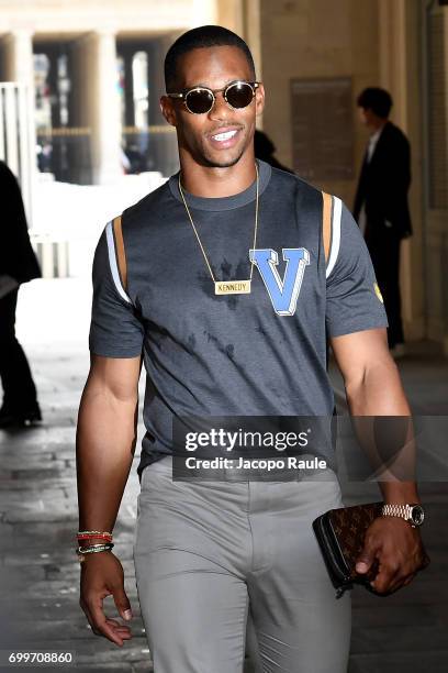 Victor Cruz is seen arriving at Louis Vuitton fashion show during Paris Fashion Week - Menswear Spring/Summer 2018 on June 22, 2017 in Paris, France.