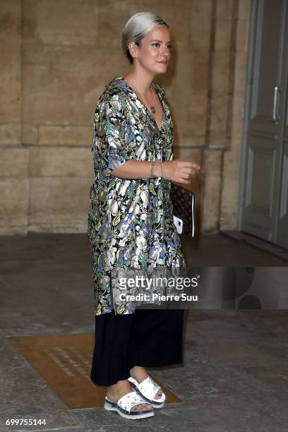 Lily Allen arrives at the Louis Vuitton show during the Paris Fashion Week - Menswear Spring/Summer 2018 on June 22, 2017 in Paris, France.
