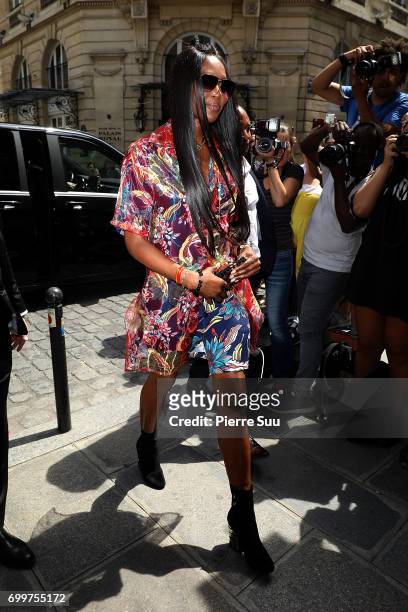 Naomi Campbell arrives at the Louis Vuitton show during the Paris Fashion Week - Menswear Spring/Summer 2018 on June 22, 2017 in Paris, France.