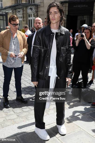 Will Peltz arrives at the Louis Vuitton show during the Paris Fashion Week - Menswear Spring/Summer 2018 on June 22, 2017 in Paris, France.