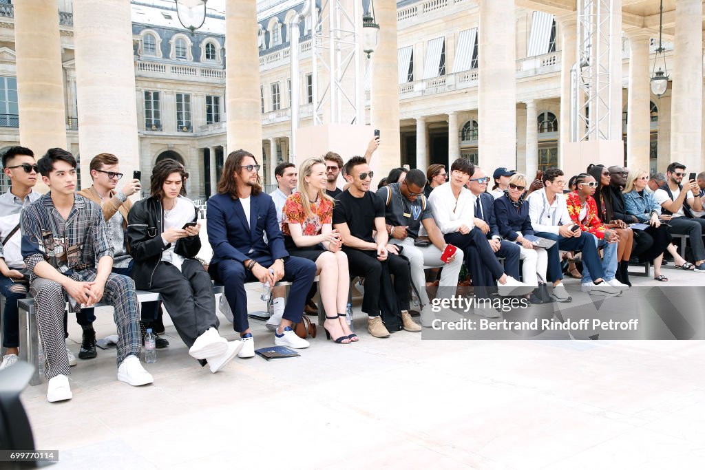 Louis Vuitton : Front Row - Paris Fashion Week - Spring/Summer 2018