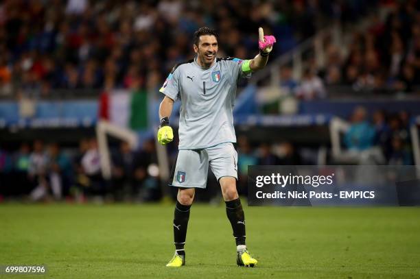 Italy goalkeeper Gianluigi Buffon celebrates