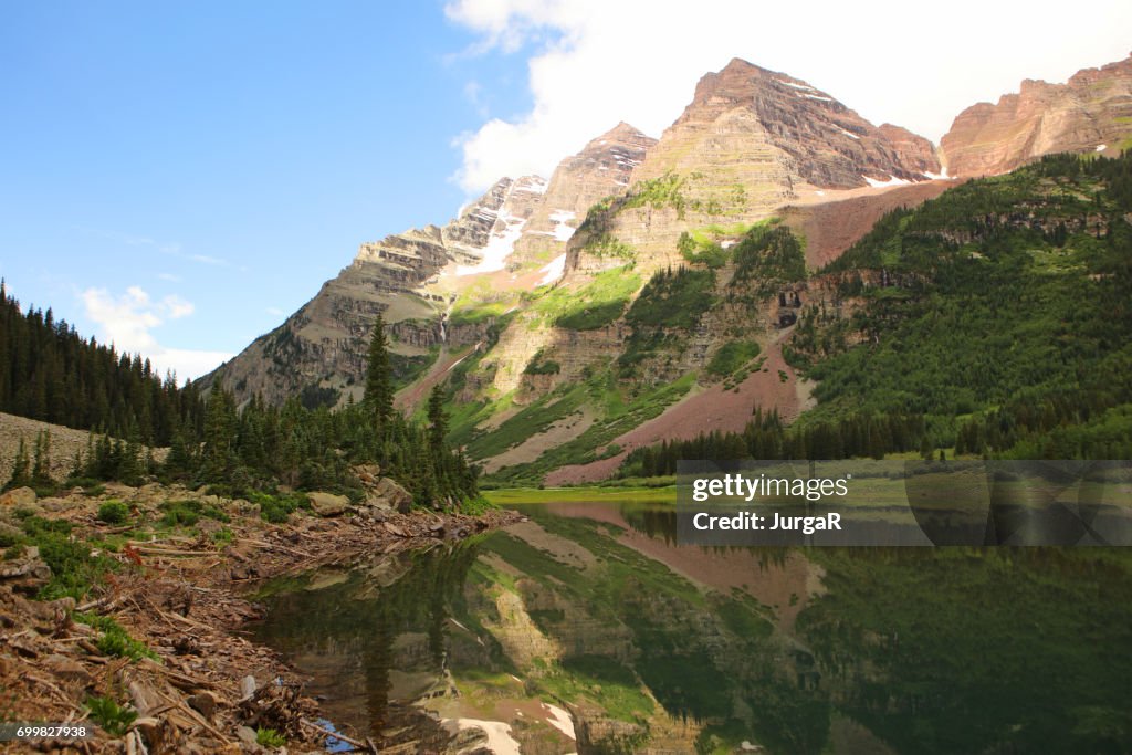 Crater Lake at Maroon Bells in Aspen, Colorado