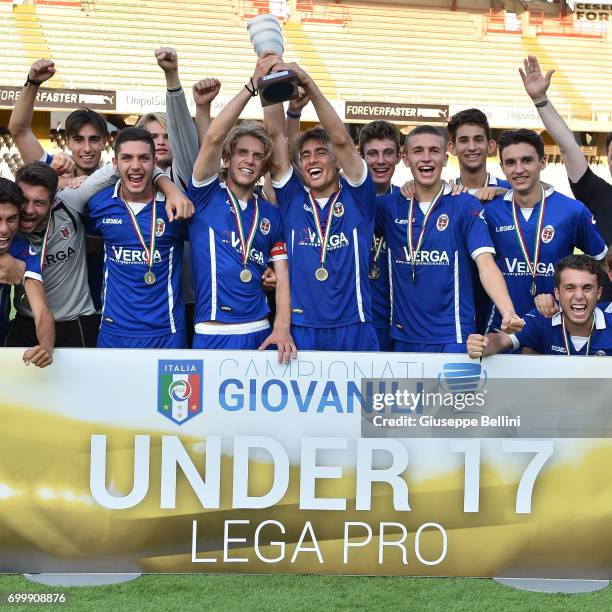 Players of FC Como celebrate the victory after the U16 Lega Pro Final match between Calcio Padova and FC Como on June 22, 2017 in Cesena, Italy.