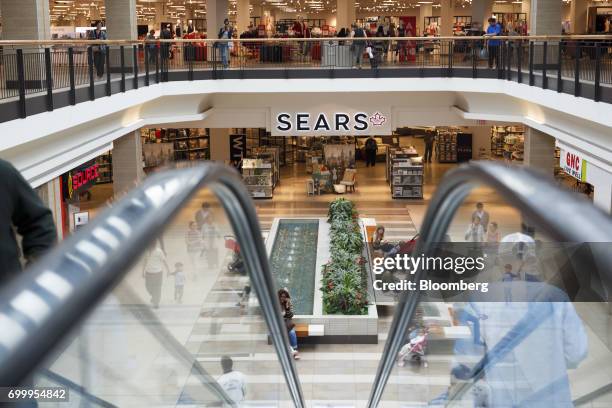 89 Sears Canada Inc Stock Photos, High-Res Pictures, and Images - Getty ...