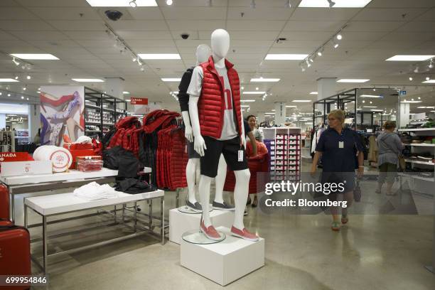 Sears Canada Inc Photos and Premium High Res Pictures - Getty Images