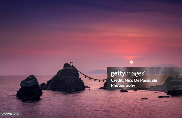 meoto iwa at dawn - mie prefecture stock pictures, royalty-free photos & images