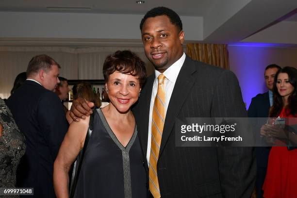 Sheila Johnson , recipient of the S. Roger Horchow Award for Outstanding Public Service by a Private Citizen, and Troy Vincent, Executive Vice...