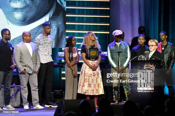 Wayne Barrow, T'yanna Wallace, Faith Evans, Justin Combs, C.J. Wallace and Christian Combs accept the Founders Award on behalf of Notorious B.I.G....