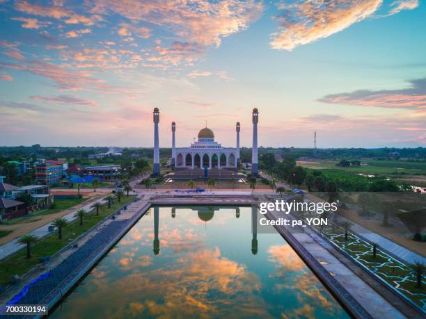 central mosque muslim praying - hat yai bildbanksfoton och bilder