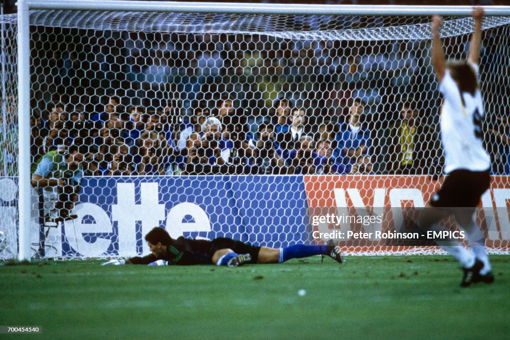 Soccer - 1990 FIFA World Cup - Final - West Germany v Argentina - Stadio Olimpico, Rome