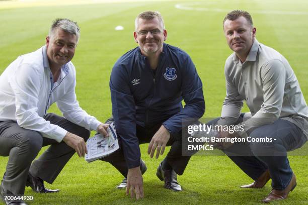 Members of the EvertonTV team, Ian Snodin and Graham Stuart pose for a photo before the game