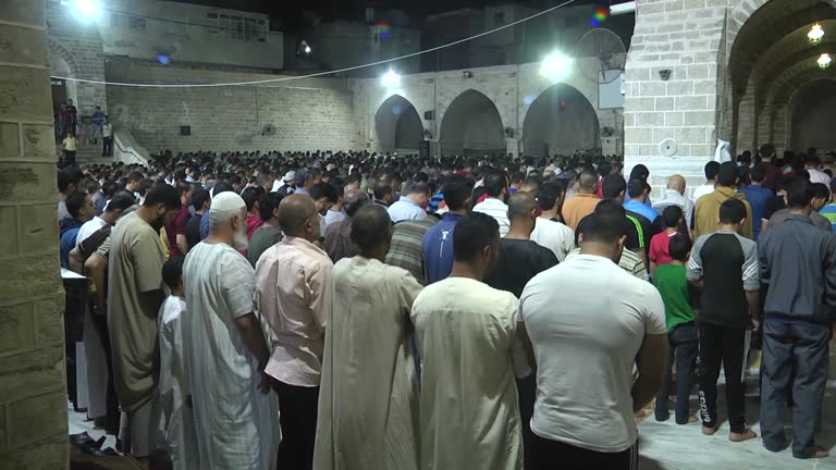 Muslims In Gaza 90 Great Mosque Of Gaza Stock Videos, Footage, & 4K Video Clips - Getty ...
