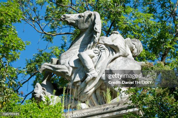 france, paris 20th district. pere lachaise cemetery. grave of the general of empire jacques nicolas gobert (1760-1808). sculpture by david dangers (1847) - general cemetery stock pictures, royalty-free photos & images