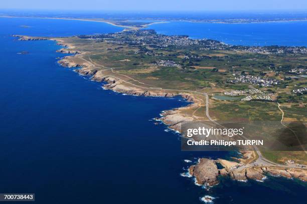 france, western france, aerial view of quiberon peninsula. wild coast. - quiberon fotografías e imágenes de stock