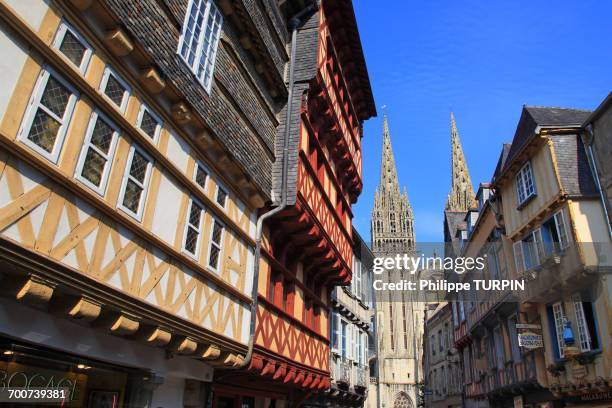 france, brittany. quimper. old town. saint corentin cathedral. - quimper stockfoto's en -beelden