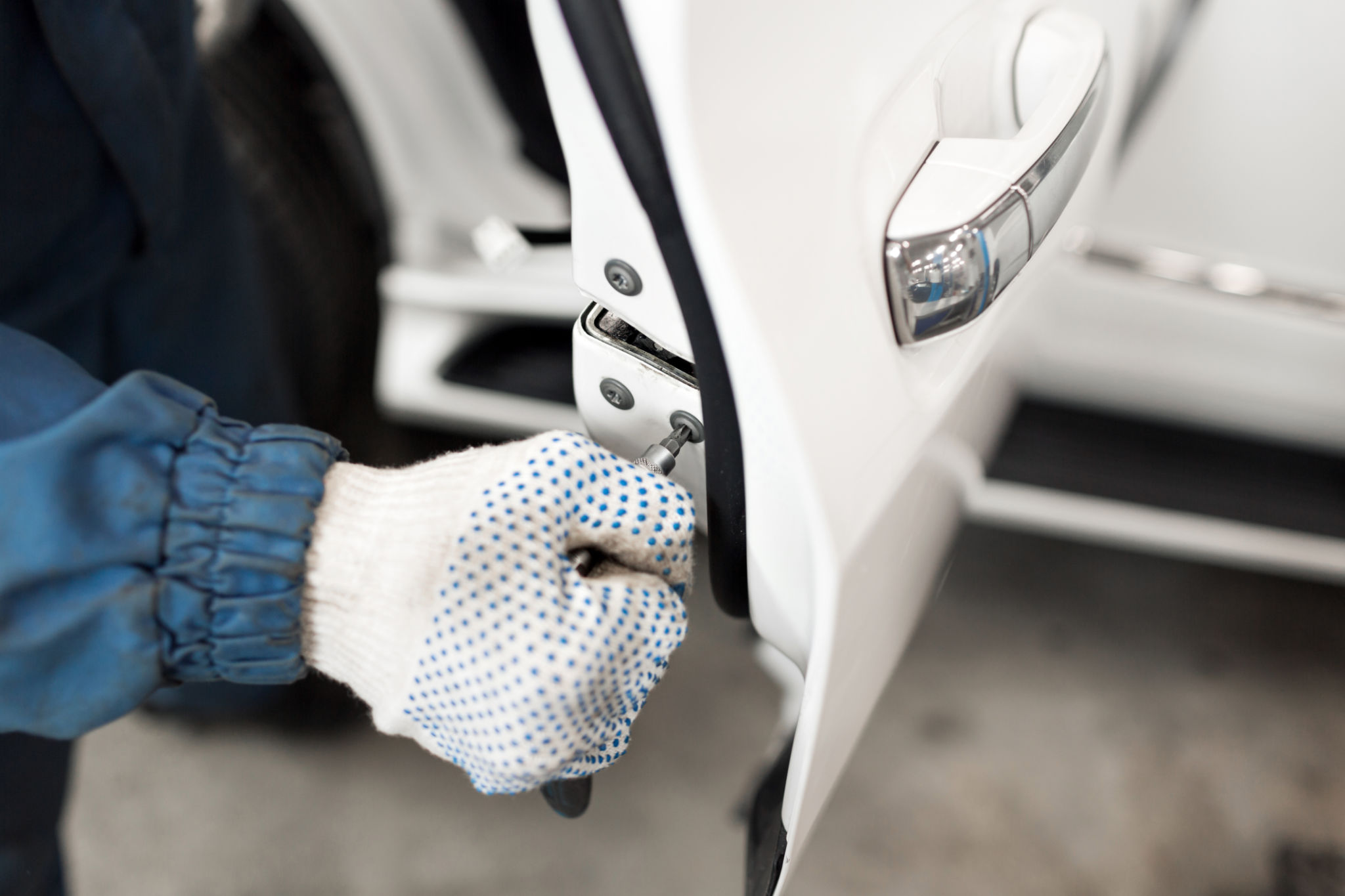 automotive locksmith