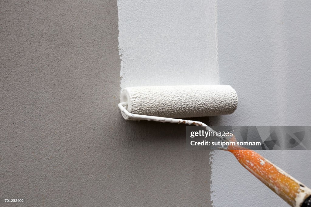 Roller to wall