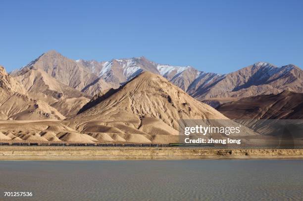 qinghai-tibet railway - tibet stock-fotos und bilder