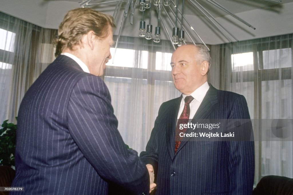 Mikhail Gorbachev And Vaclav Havel