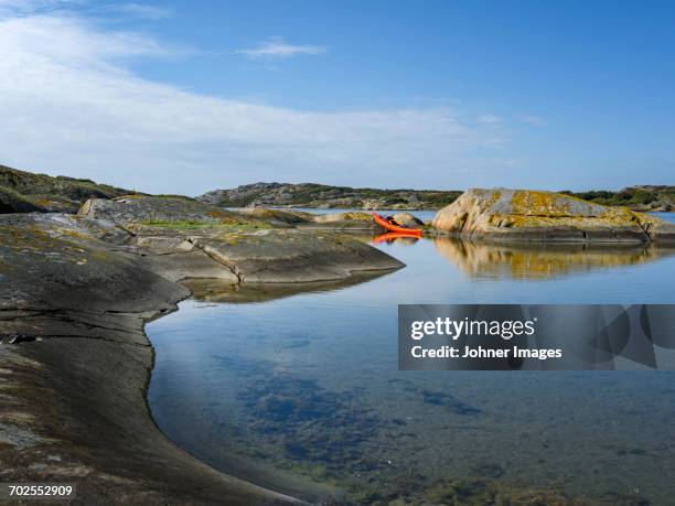 kayak on rocky coast - sweden archipelago stock pictures, royalty-free photos & images