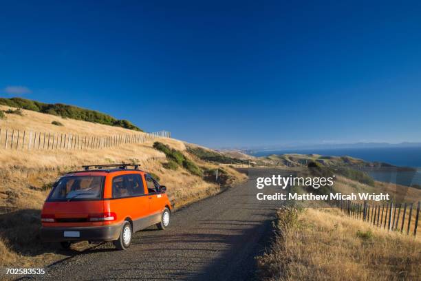 a coastal drive through raglan beaches. - raglan nya zeeland bildbanksfoton och bilder