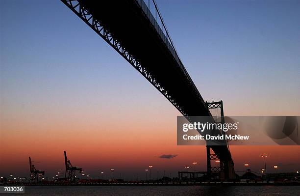 Darkness settles on the Vincent Thomas Bridge, between San Pedro and Long Beach, March 14, 2002 in Los Angeles, CA. California Gov. Gray Davis...