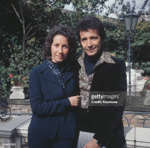 American musician Herb Alpert and his wife, singer Lani Hall, in London, UK, 1974.
