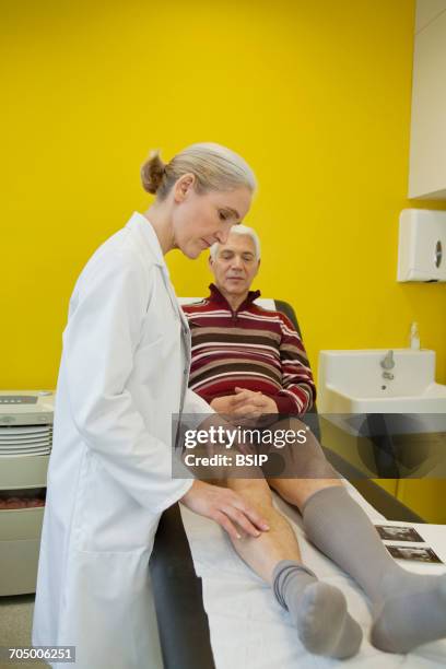 leg, symptomatology in elderly.p - venous insufficiency stock pictures, royalty-free photos & images