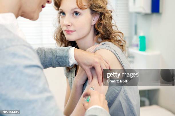 cervical cancer vaccine - hpv stock pictures, royalty-free photos & images