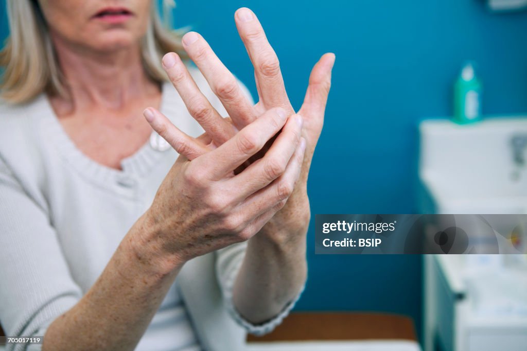 Rheumatology, eldery person