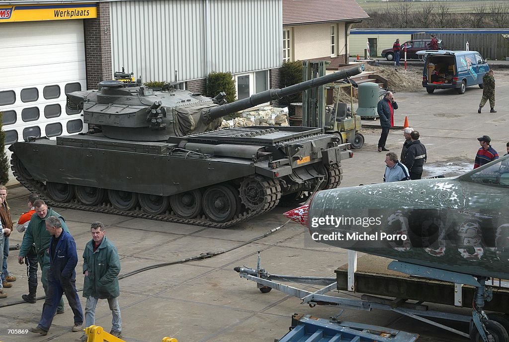 Centurion Tank Exploding A fully operational 1949 British-made Centurion tank is confiscated ...