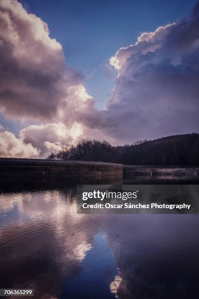 landscape reflections - tranquilidade stock pictures, royalty-free photos & images