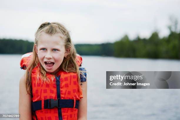 excited girl - colete-salva-vidas imagens e fotografias de stock