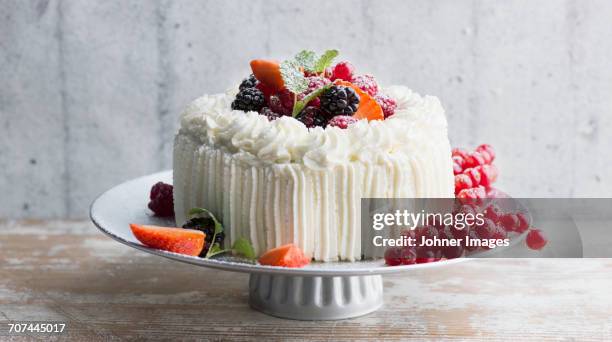 cake with fresh fruits - cake stock pictures, royalty-free photos & images