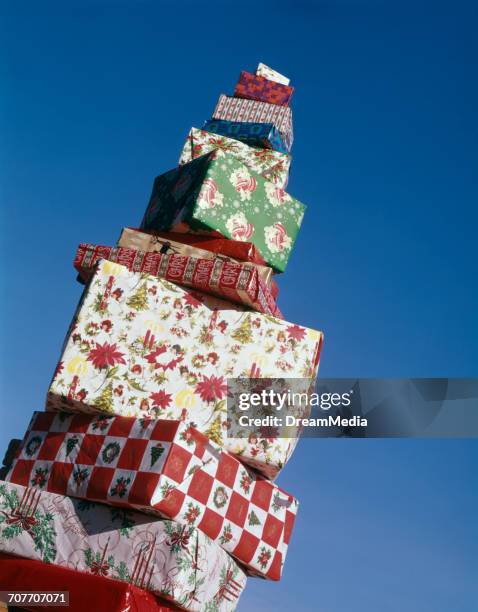 Present Stack Tree Tall Stack Of Boxes Photos and Premium High Res Pictures - Getty Images