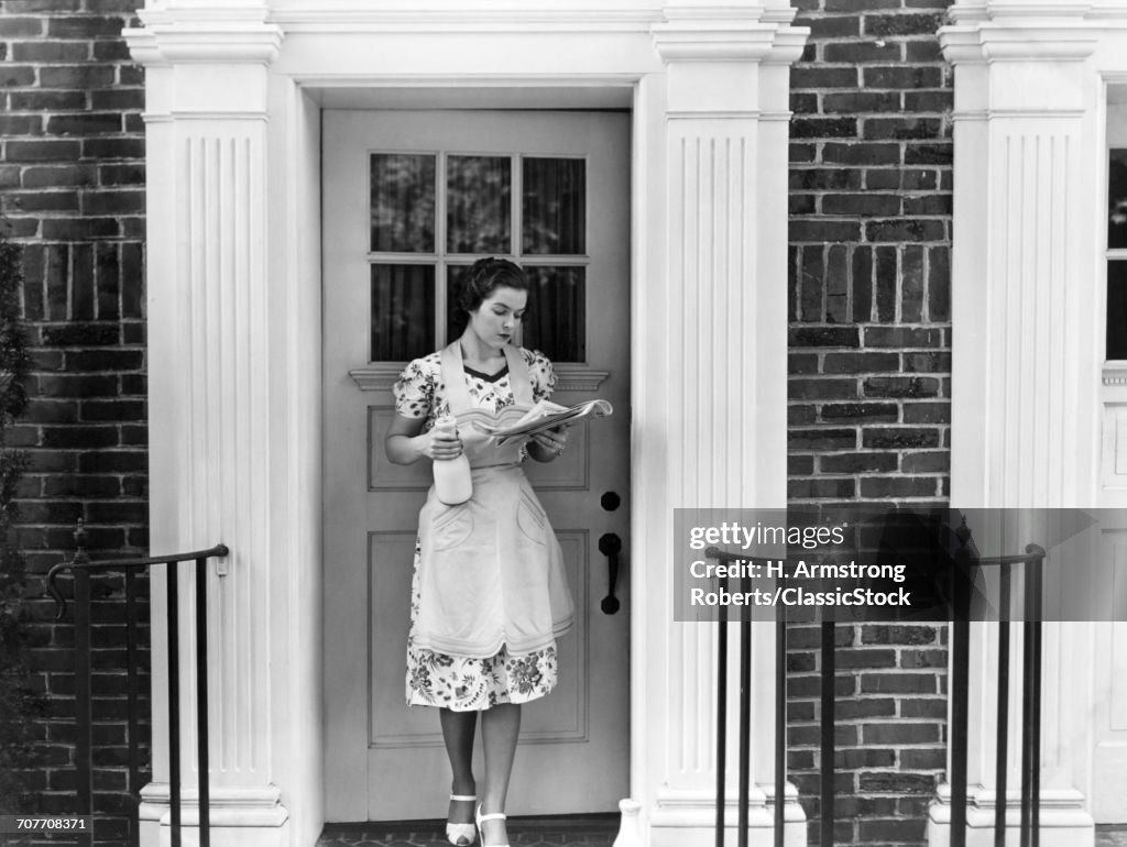 1940s WOMAN IN AN APRON...